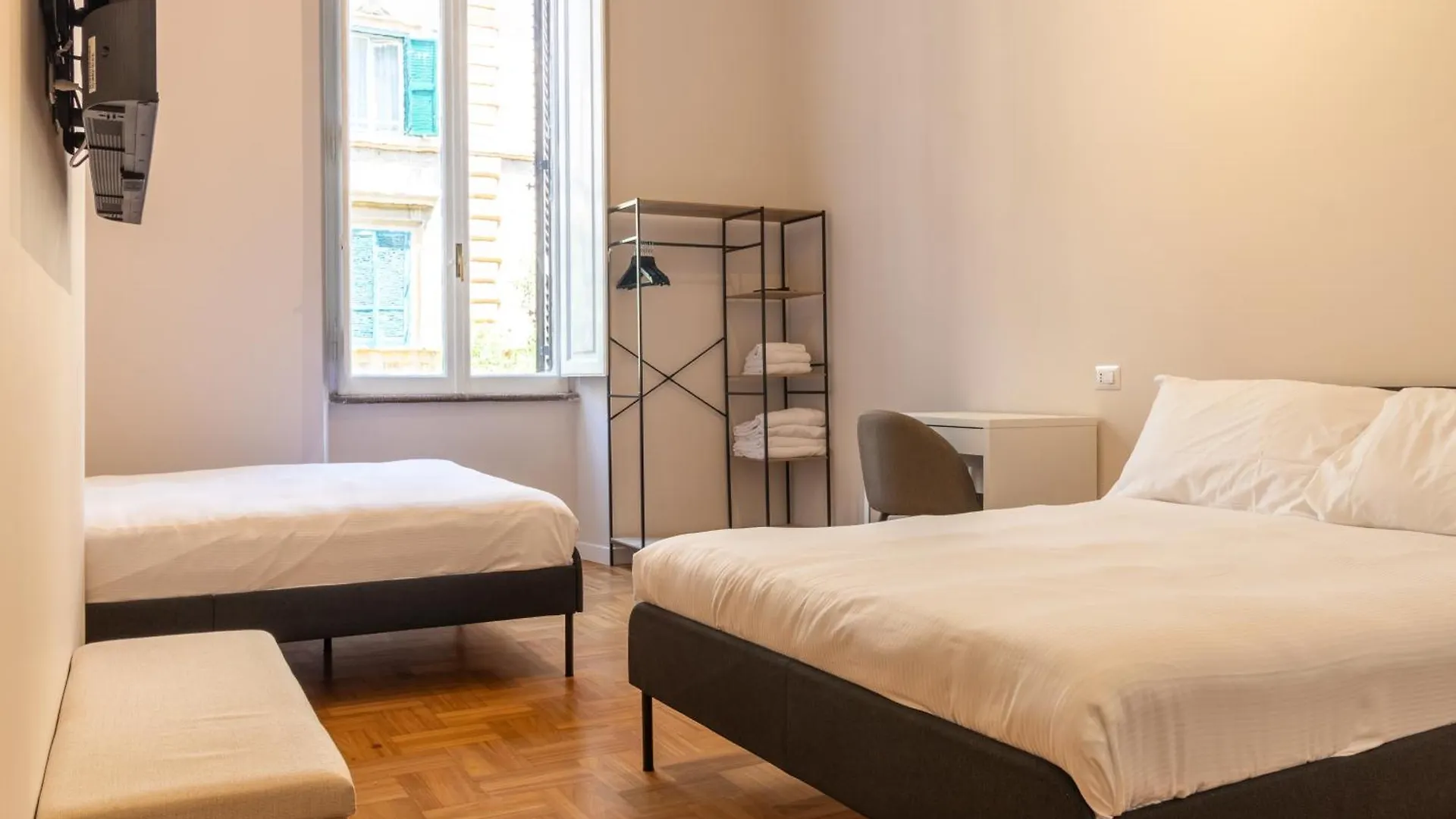Cunabu Emilio Rom Hotell