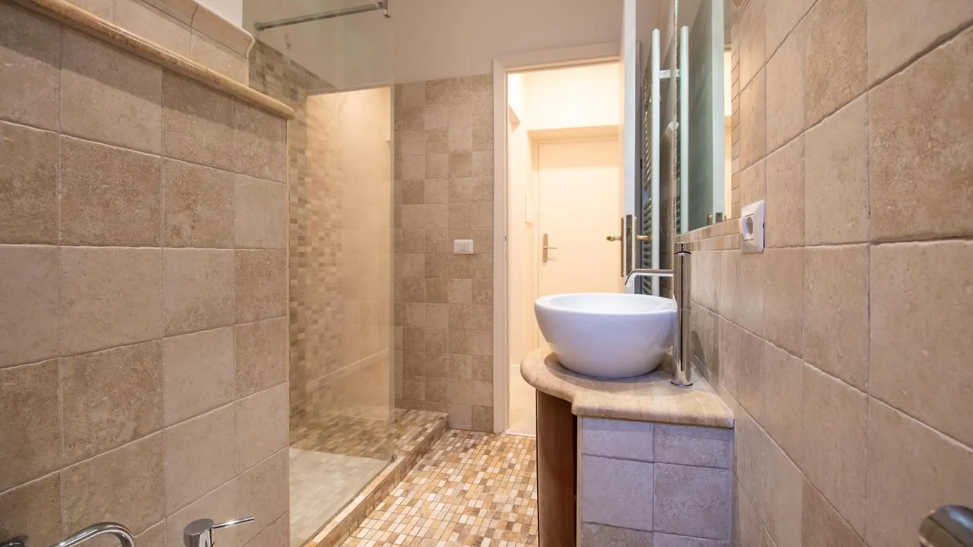 Cunabu Emilio Rome Hotel